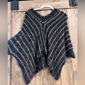 black and gold 3/4 sleeve sweater